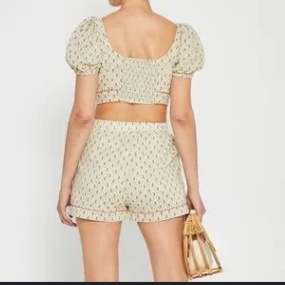 Kourt two- piece Crop Top Blouse Short Set -Size Medium floral - Picture 2 of 13
